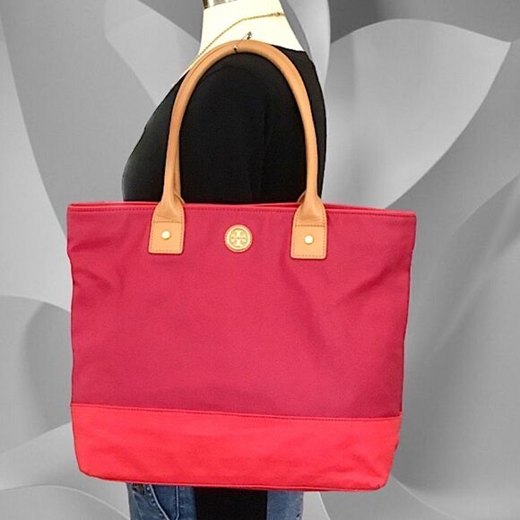 TORY BURCH RED COATED CANVAS TOTE TRAVEL, VACATION SHOPPING SCHOOL HANDBAG - Picture 3 of 6